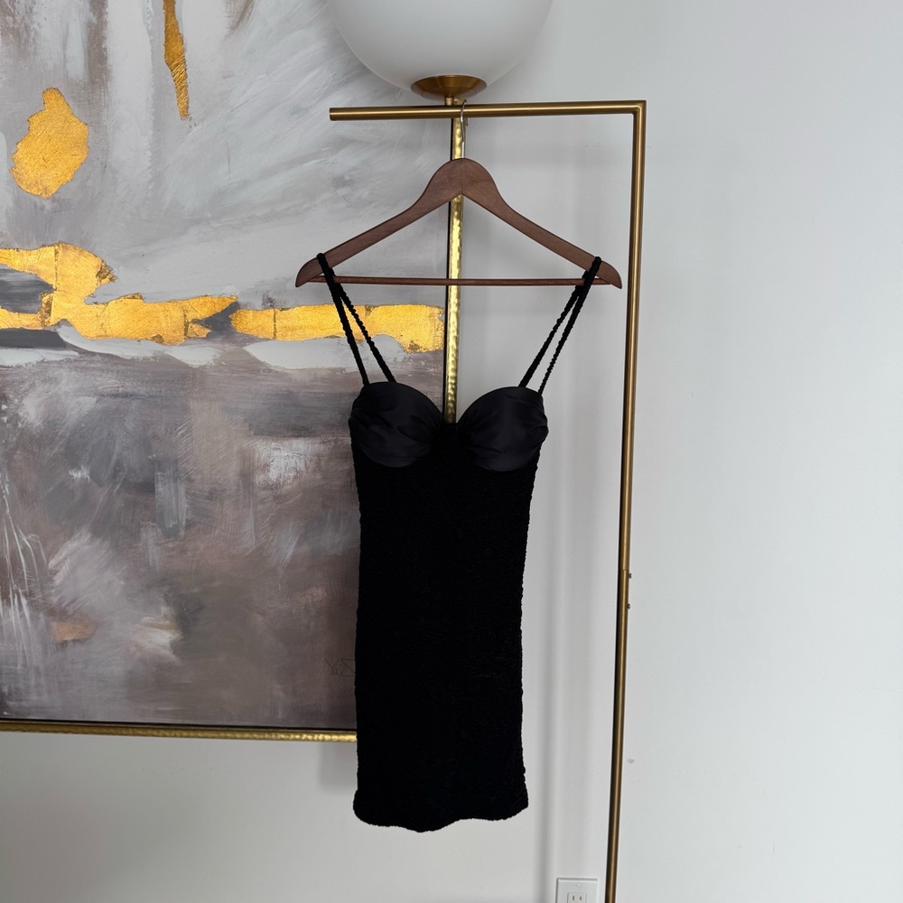 ⏱️24 HR SALE⏱️ Leslie Amon Strapless Dress